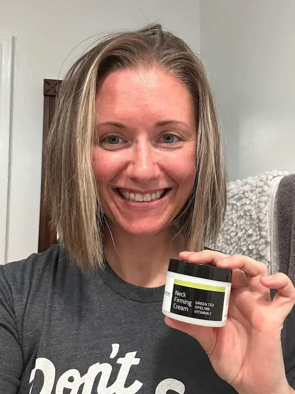 Happy customer with YEOUTH Neck Firming Cream